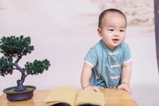 常宁宝宝爱吐奶是什么原因